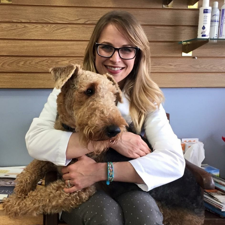 Dr. Sarah Sims Dr. Sarah Sims